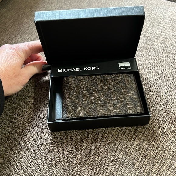 New Michael Kors Jet Set Slim Billfold - Picture 8 of 9